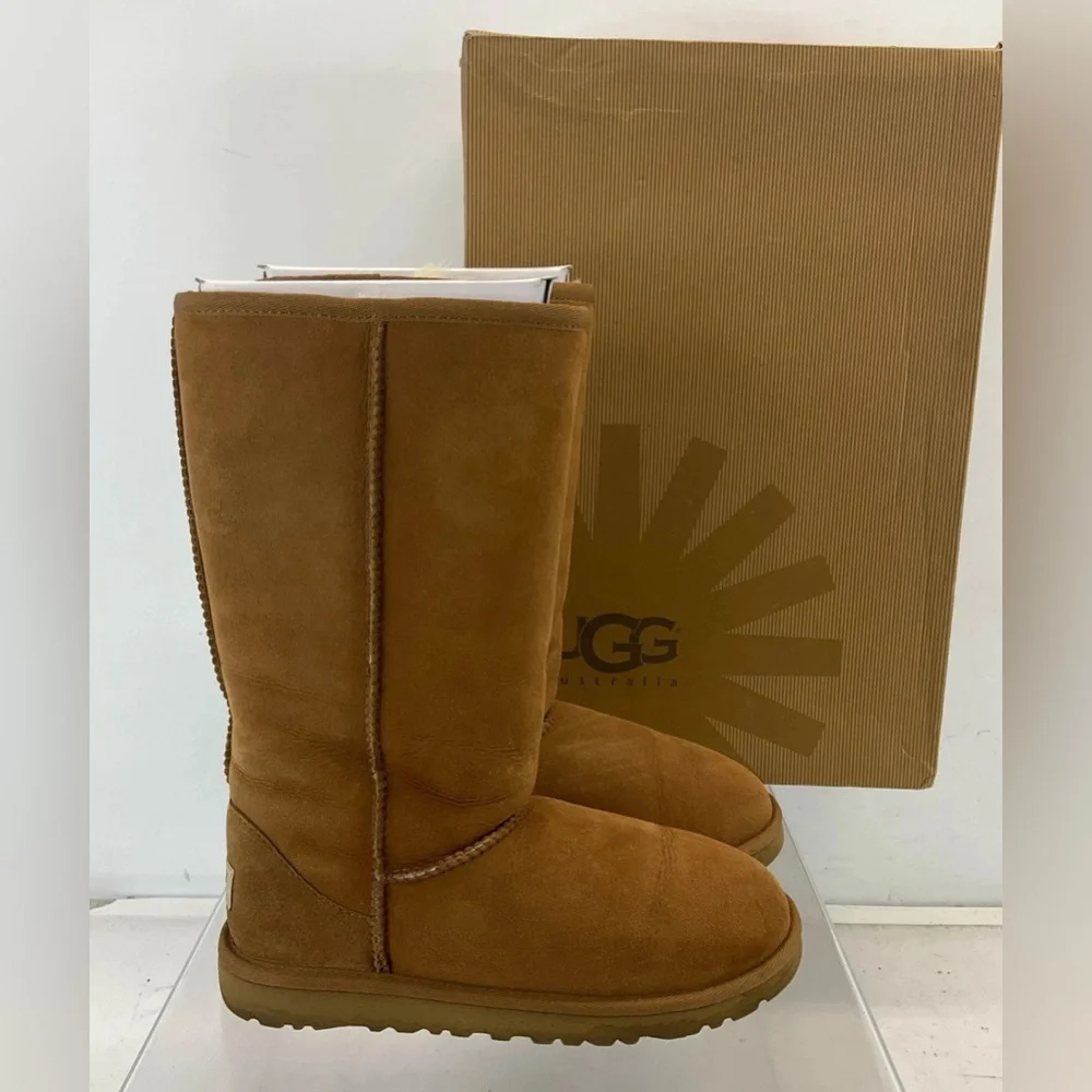 UGG Australia Chestnut Brown Suede Classic Tall Boots Kids‎ 4